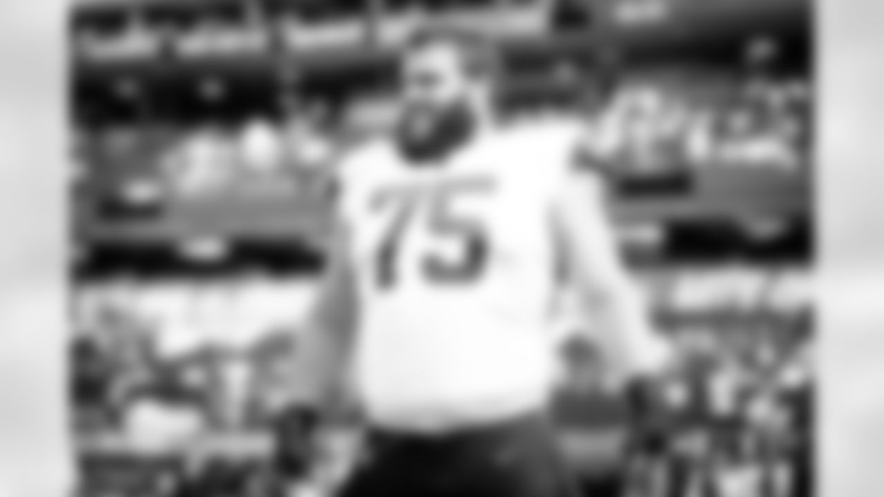 Offensive guard Joel Bitonio (75) before a NFL football game between the Cleveland Browns and Los Angeles Chargers on October 10, 2021 at SoFi Stadium. The Browns lost 42-47.