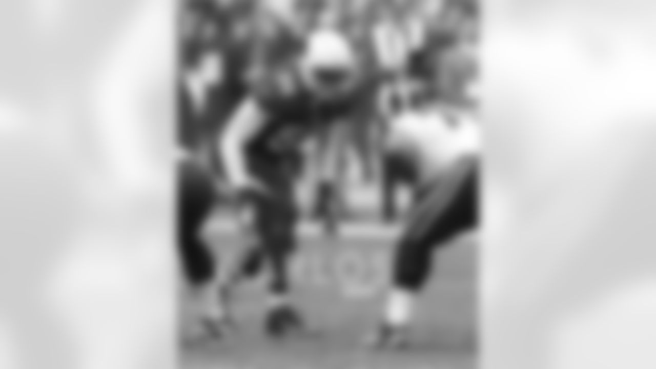 Karlos Dansby Photo Gallery