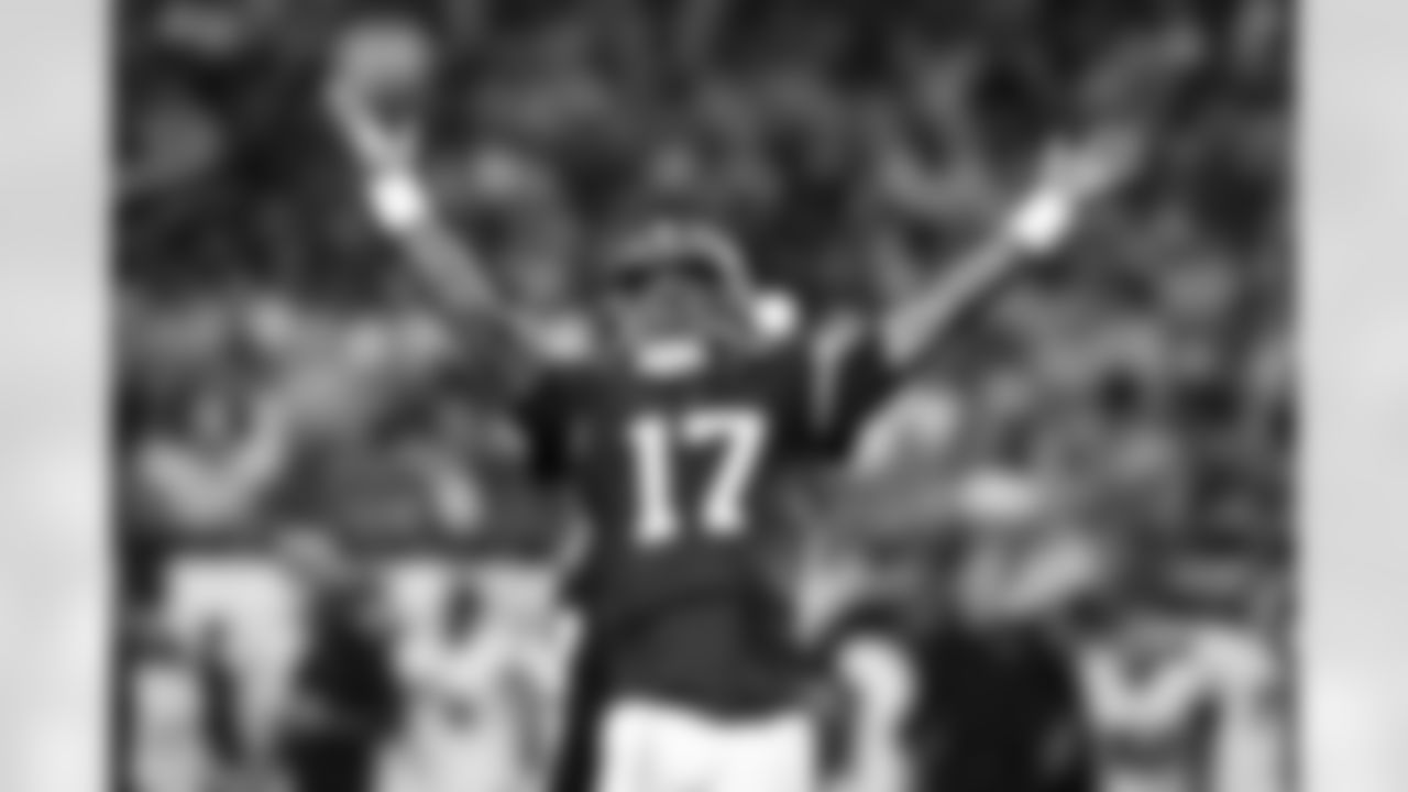 Quarterback Dorian Thompson-Robinson (17) during a preseason NFL football game between the Cleveland Browns and Philadelphia Eagles on August 17, 2023 at Lincoln Financial Field.