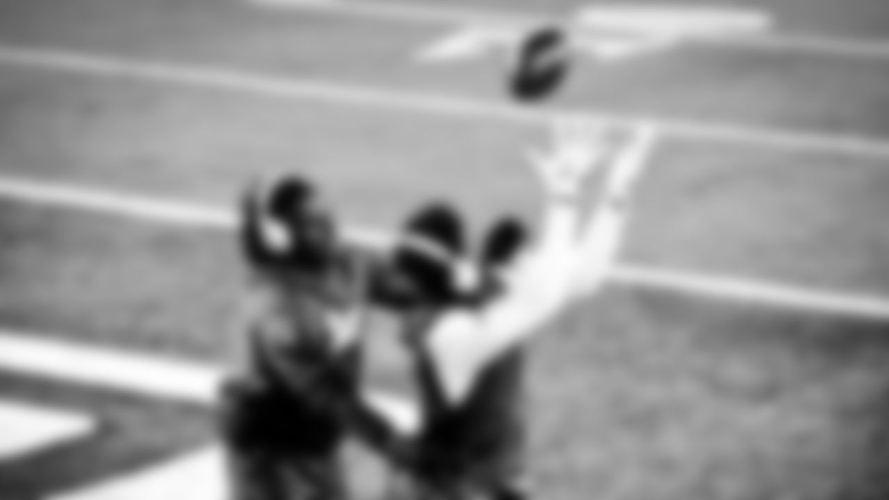 The Cleveland Browns prepare to face the New York Giants.