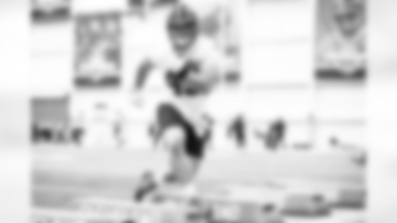 Fullback Johnny Stanton (43) during practice on November 25, 2020