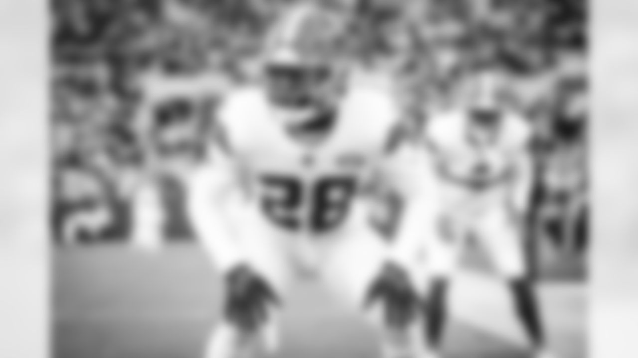 Linebacker Jeremiah Owusu-Koramoah (28) before a NFL football game between the Cleveland Browns and Green Bay Packers on December 25, 2021 at Lambeau Field. The Browns lost 22-24.