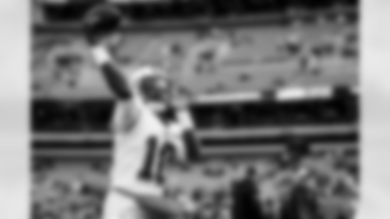 Quarterback P.J. Walker (10) before a NFL football game between the San Francisco 49ers and Cleveland Browns on October 15, 2023 at Cleveland Browns Stadium.