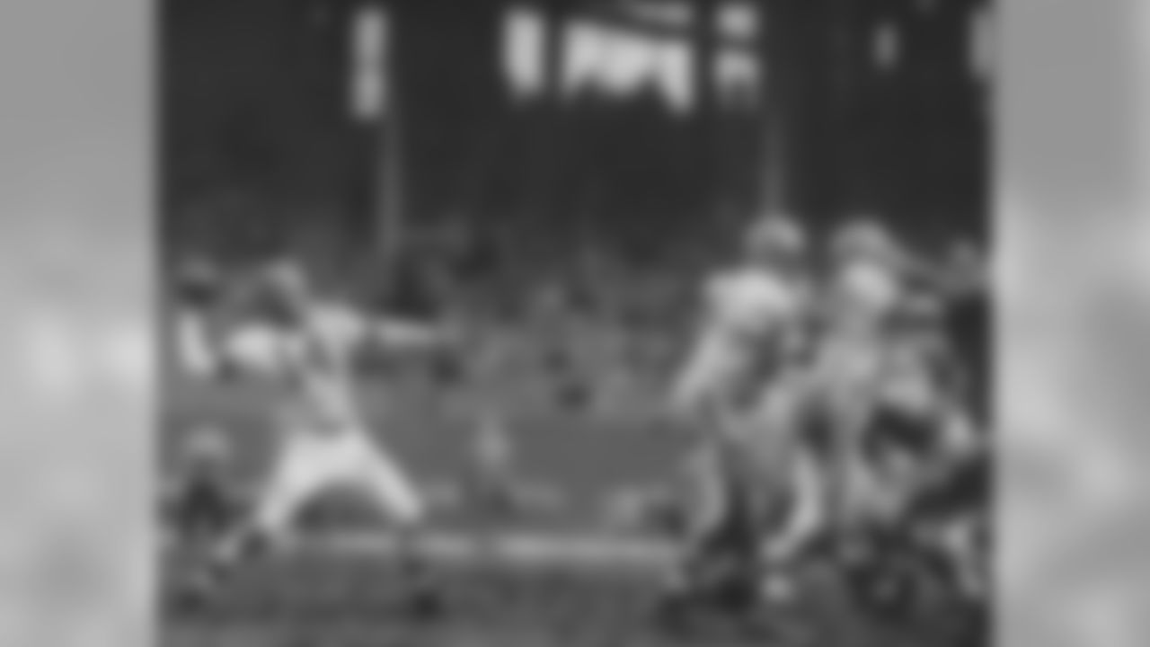 The Browns on Tuesday announced they will unveil a statue of former QB Otto Graham outside of FirstEnergy Stadium.