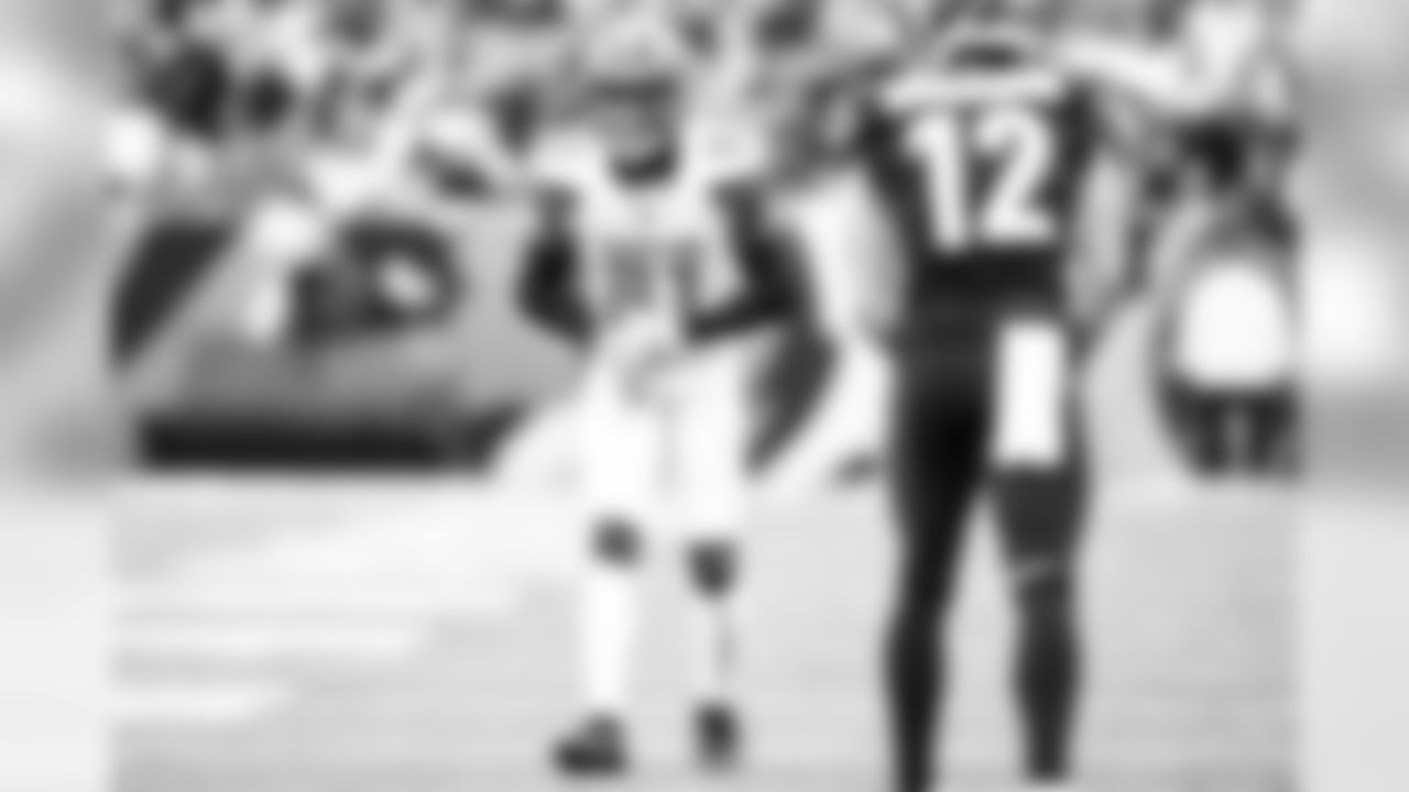 Cornerback Denzel Ward (21)