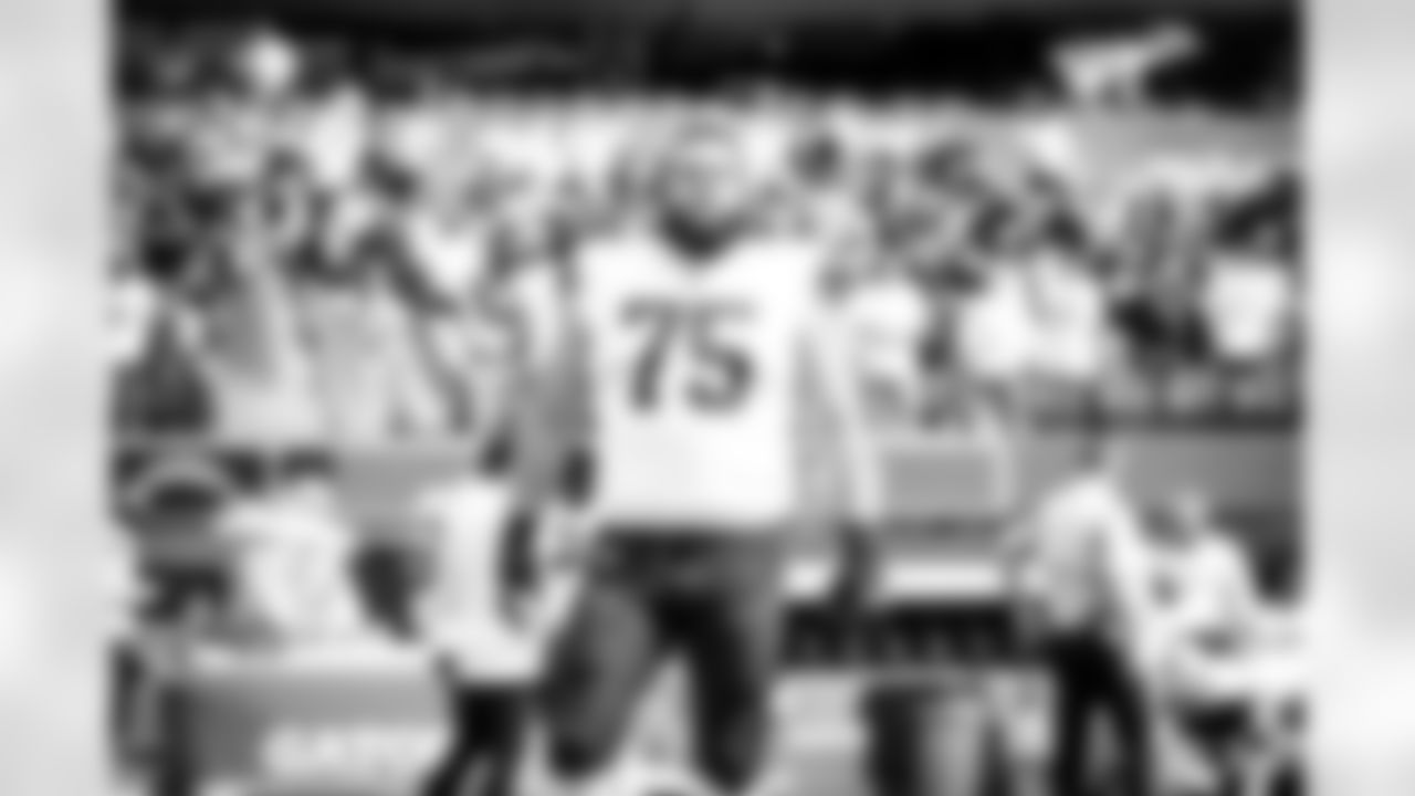 Offensive guard Joel Bitonio (75) before a NFL football game between the Cleveland Browns and Los Angeles Chargers on October 10, 2021 at SoFi Stadium. The Browns lost 42-47.