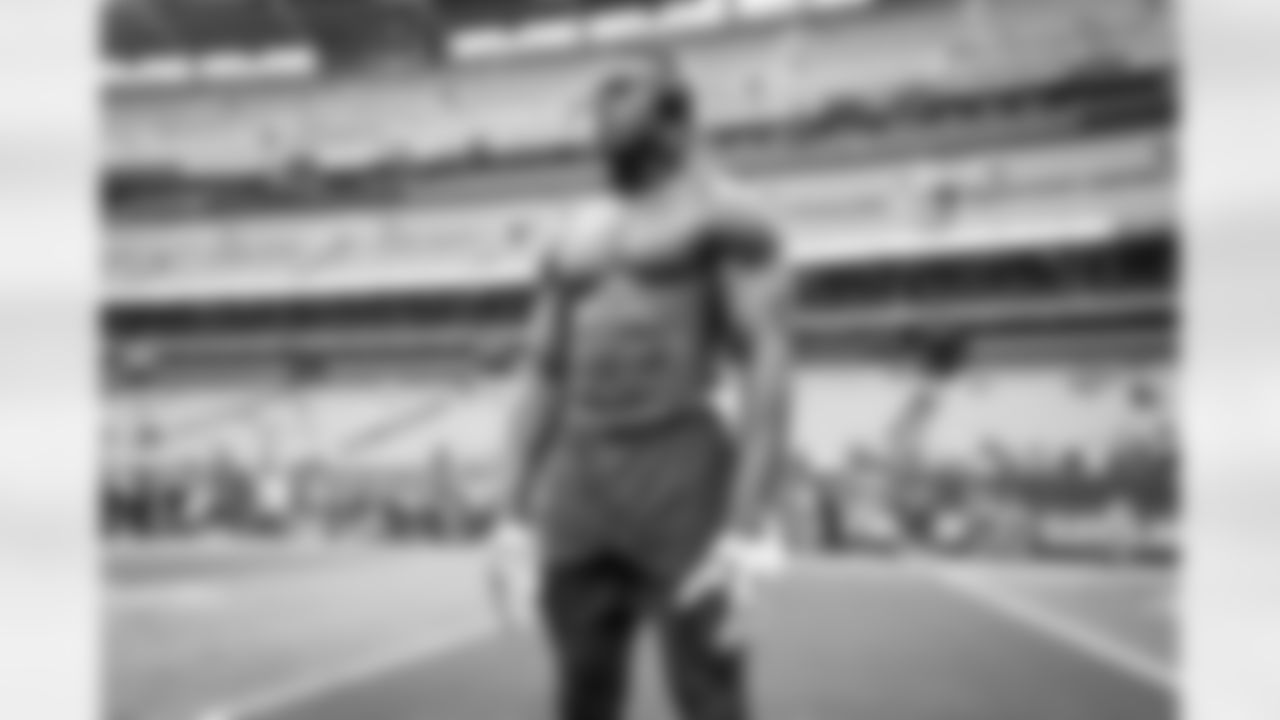 Tight end David Njoku (85) before a NFL football game between the Cincinnati Bengals and Cleveland Browns on September 10, 2023 at Cleveland Browns Stadium.