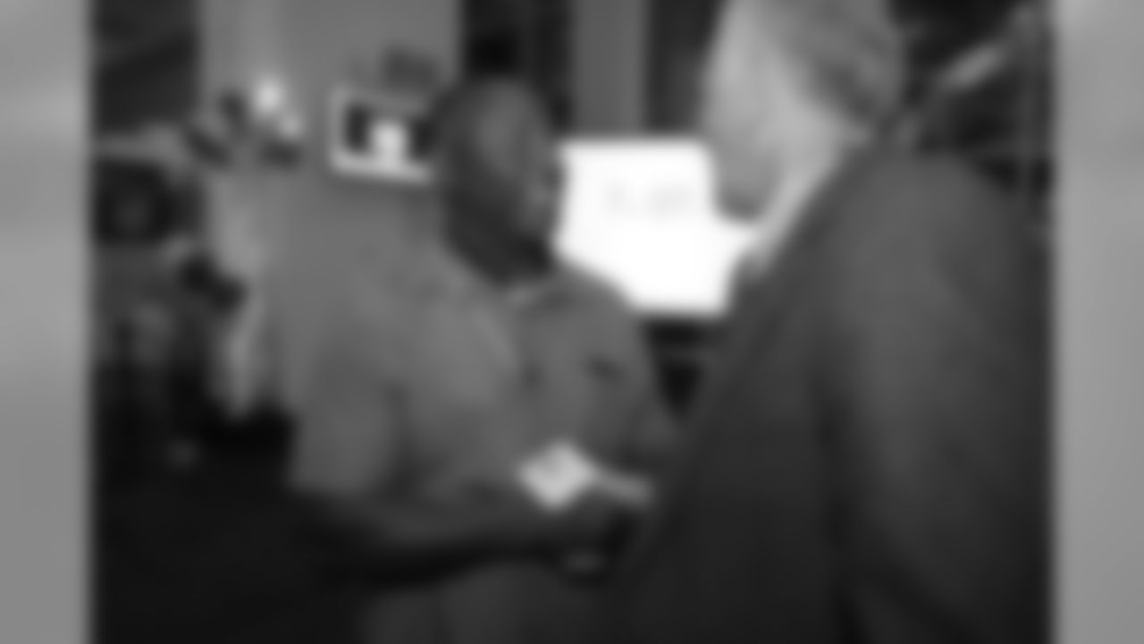 Earnest Byner meets a guest at Taste of the Browns.