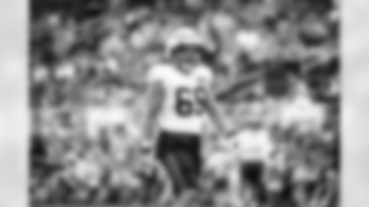 Defensive end Chase Winovich (69) during the eleventh day of training camp at CrossCountry Mortgage Campus on August 9, 2022.