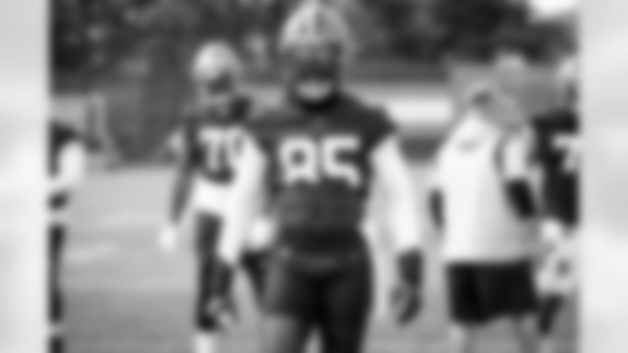Tight end David Njoku (85) during the fifth day of OTAs at CrossCountry Mortgage Campus on June 1, 2022.