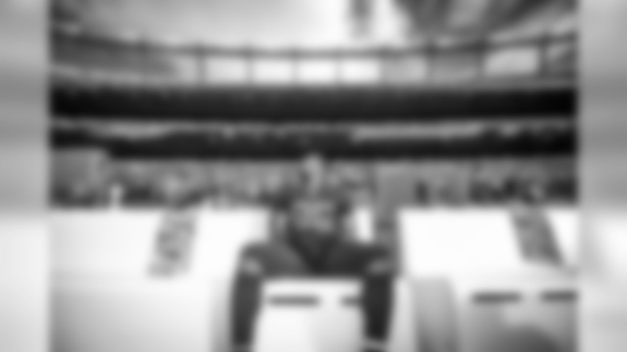 Defensive end Myles Garrett (95)