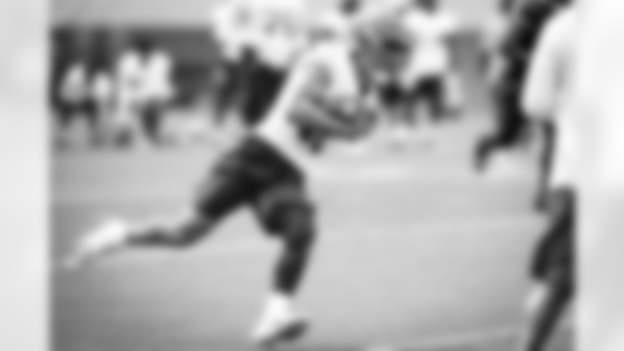 Wide receiver Anthony Schwartz (10) during the fifteenth day of training camp on August 18, 2021.