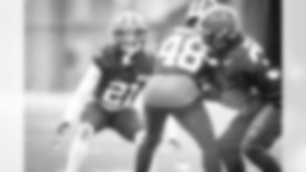 Cornerback Denzel Ward (21) during practice on December 17, 2020.