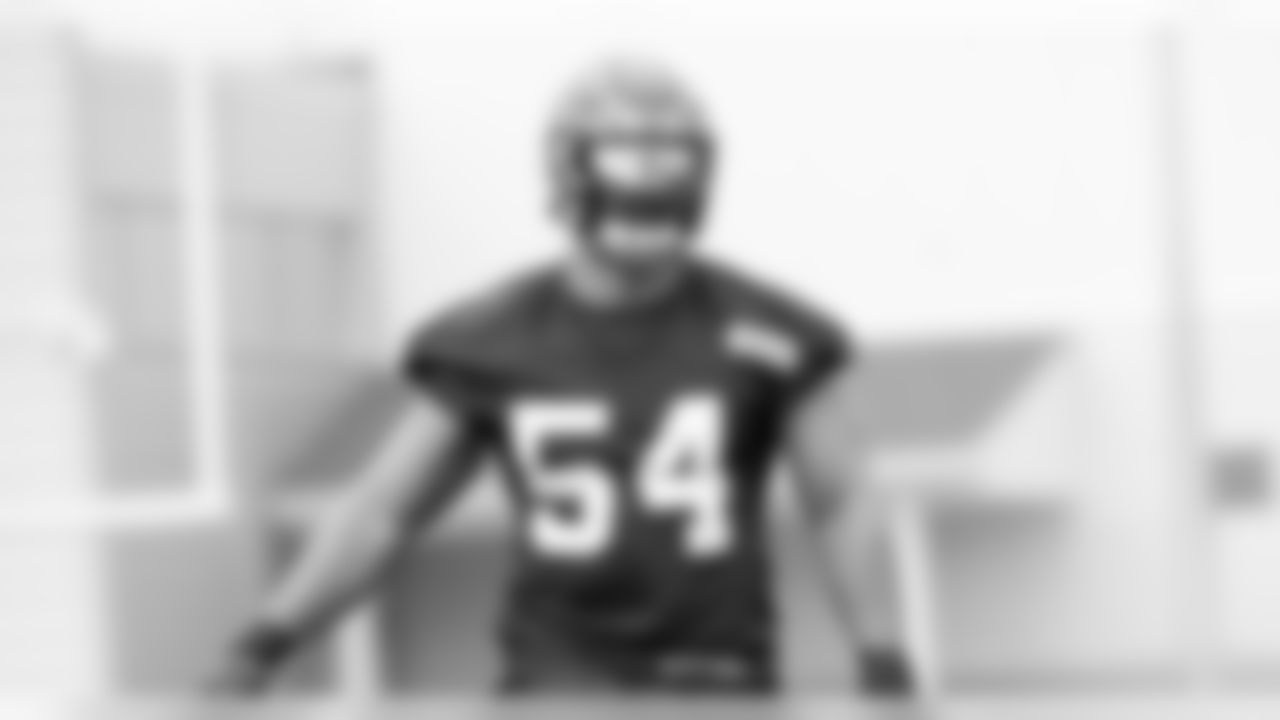 New Browns defensive end Olivier Vernon participates in practice during minicamp Tuesday in Berea.