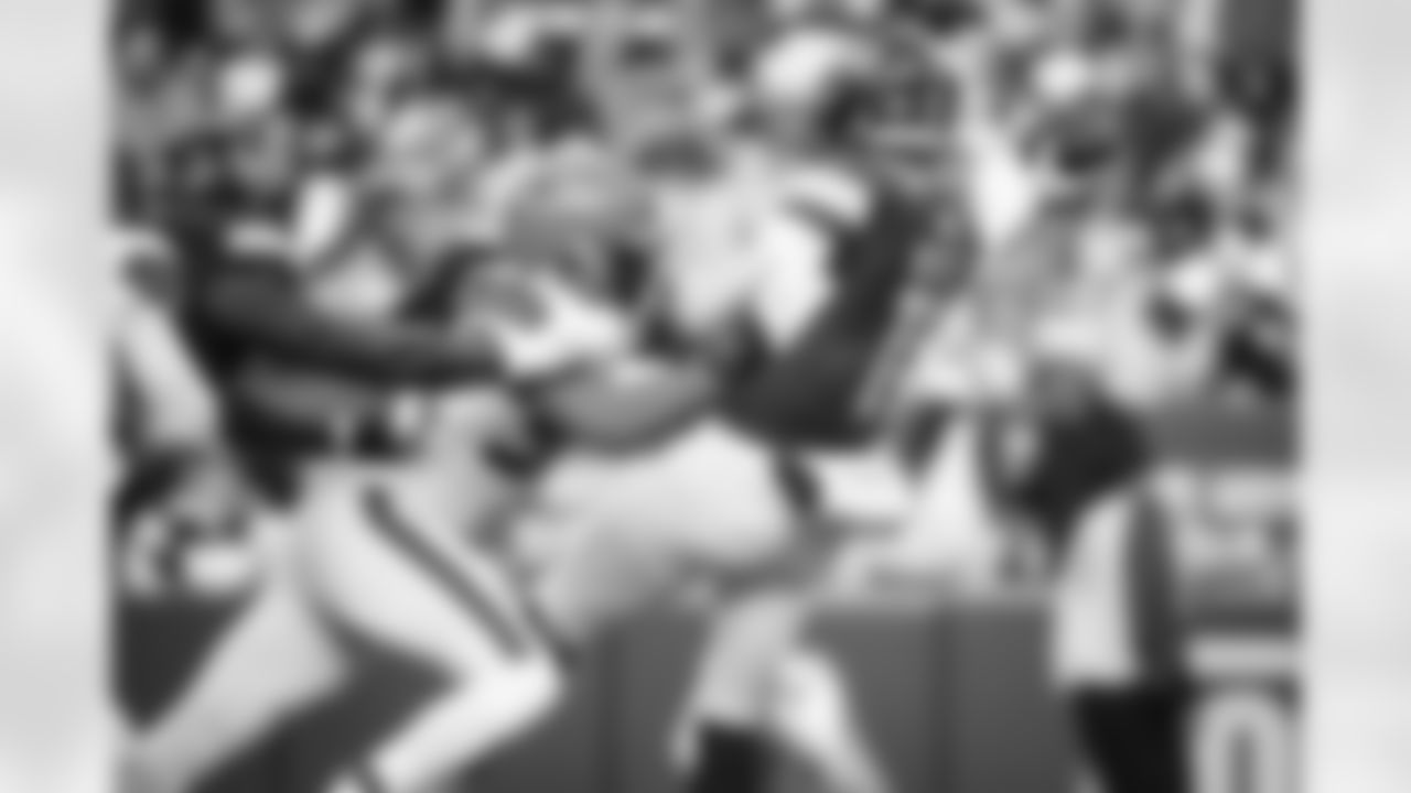 Defensive end Jadeveon Clowney (90) during a NFL football game between the Cleveland Browns and Washington Commanders on January 1, 2023 at FedEx Field. The Browns won 24-10.