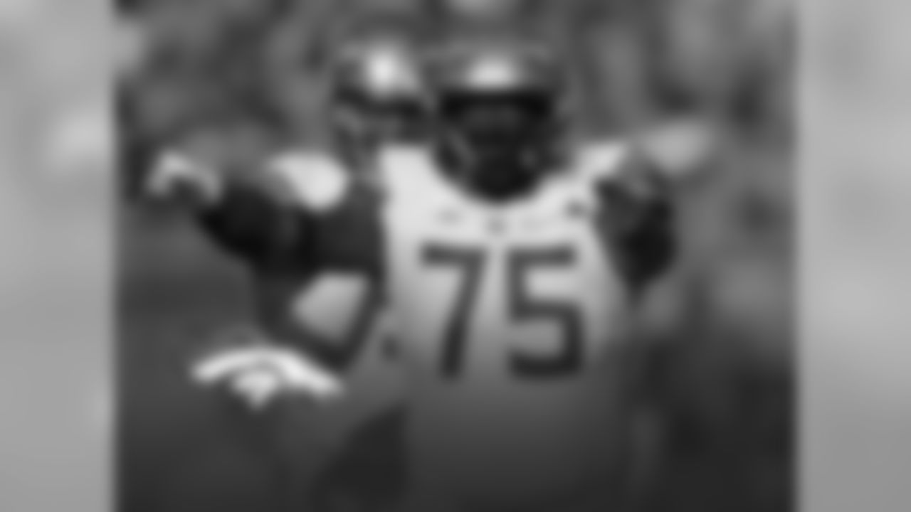 Round 1- Pick 28- OL Cameron Erving