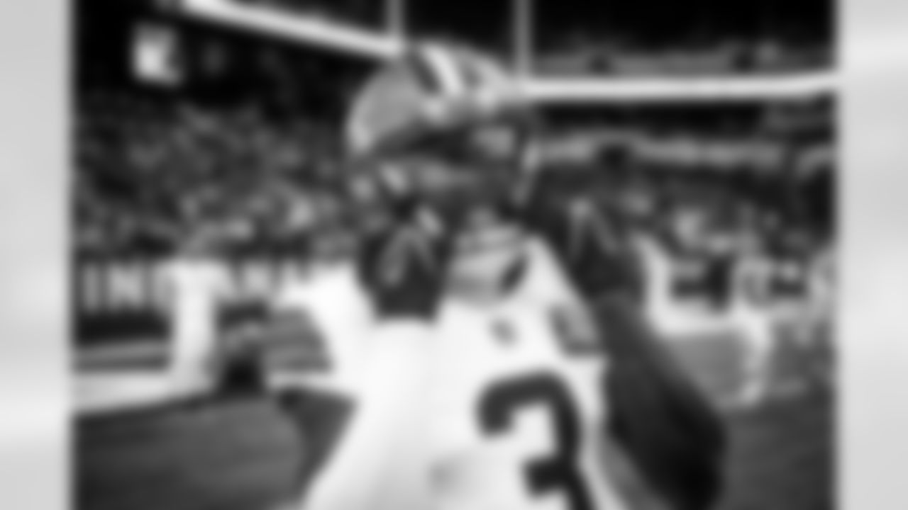 Wide receiver Marquise Goodwin (3) before a NFL football game between the Cleveland Browns and Indianapolis Colts on October 22, 2023 at Lucas Oil Stadium. The Browns won 39-38.