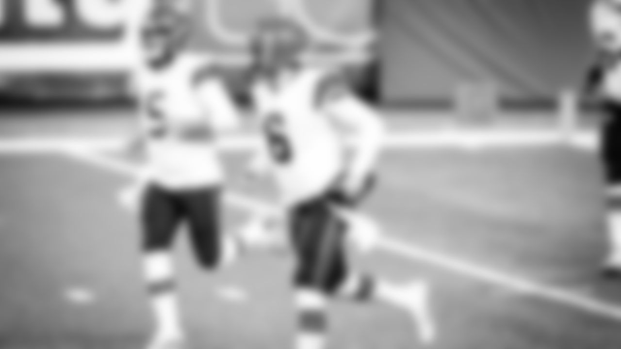 The Cleveland Browns prepare to face the New York Giants.