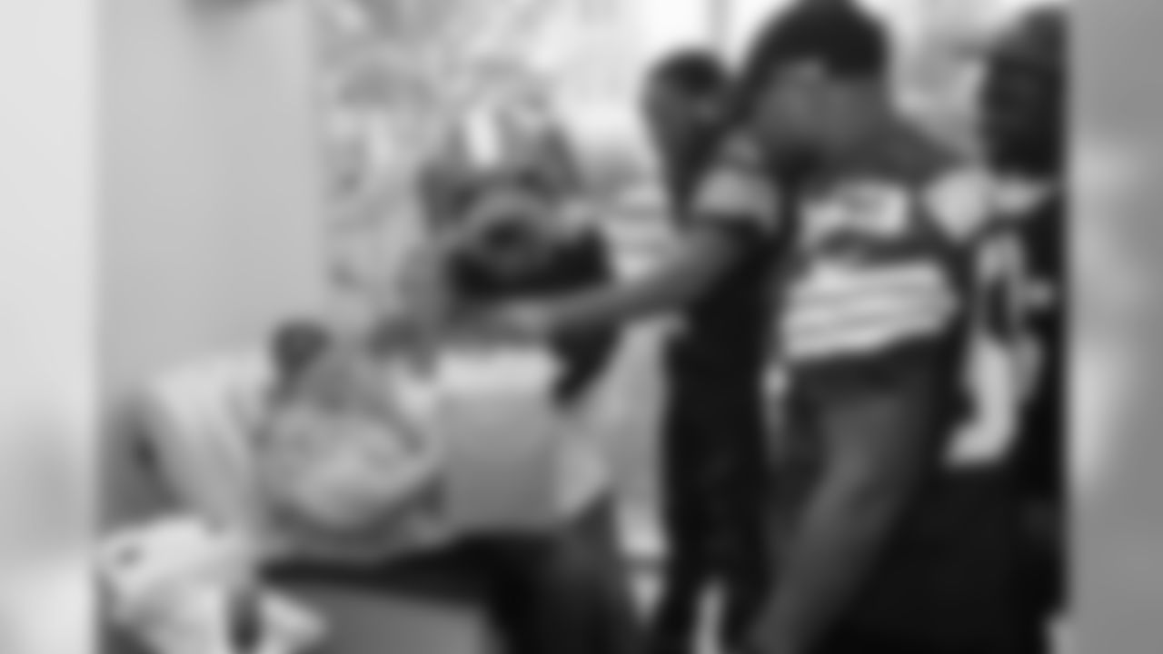 Browns Visit to Seidman Cancer Center