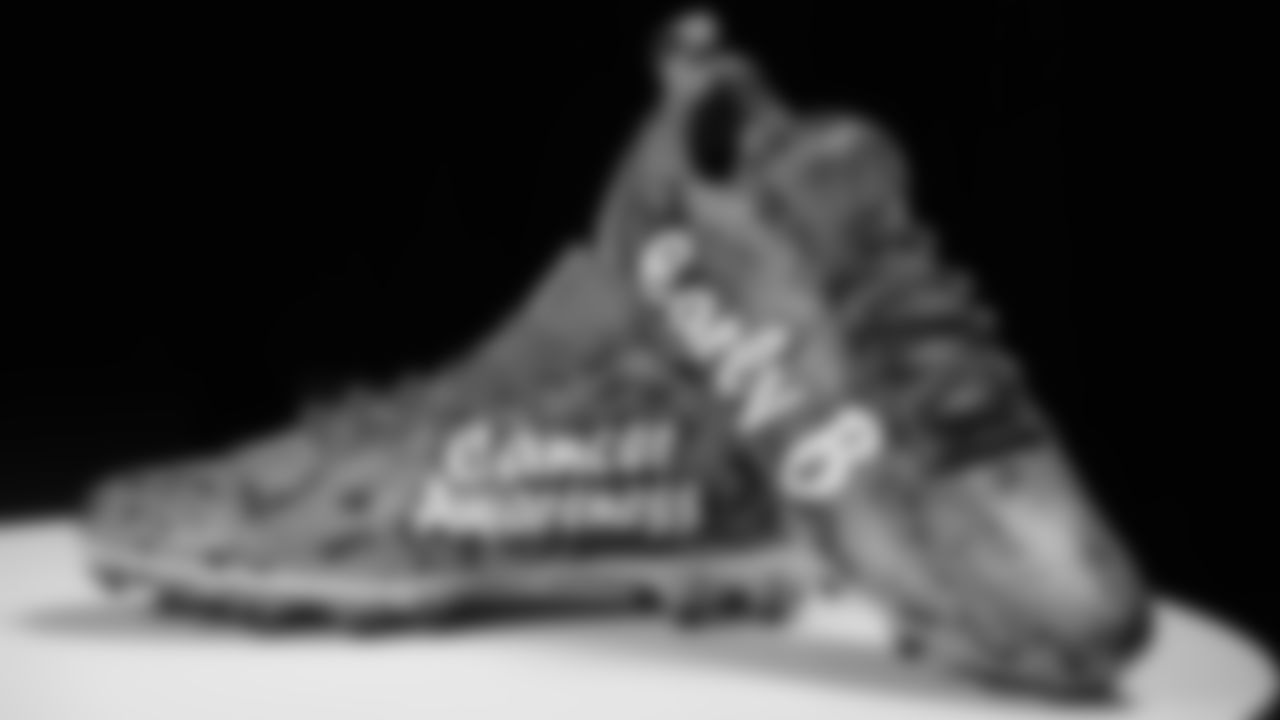WR Antonio Callaway
American Cancer Society
Callaway has a personal connection to the disease. The American Cancer Society is a global grassroots force of nearly 2 million volunteers dedicated to saving lives, celebrating lives and leading the fight for a world without cancer. https://www.cancer.org/