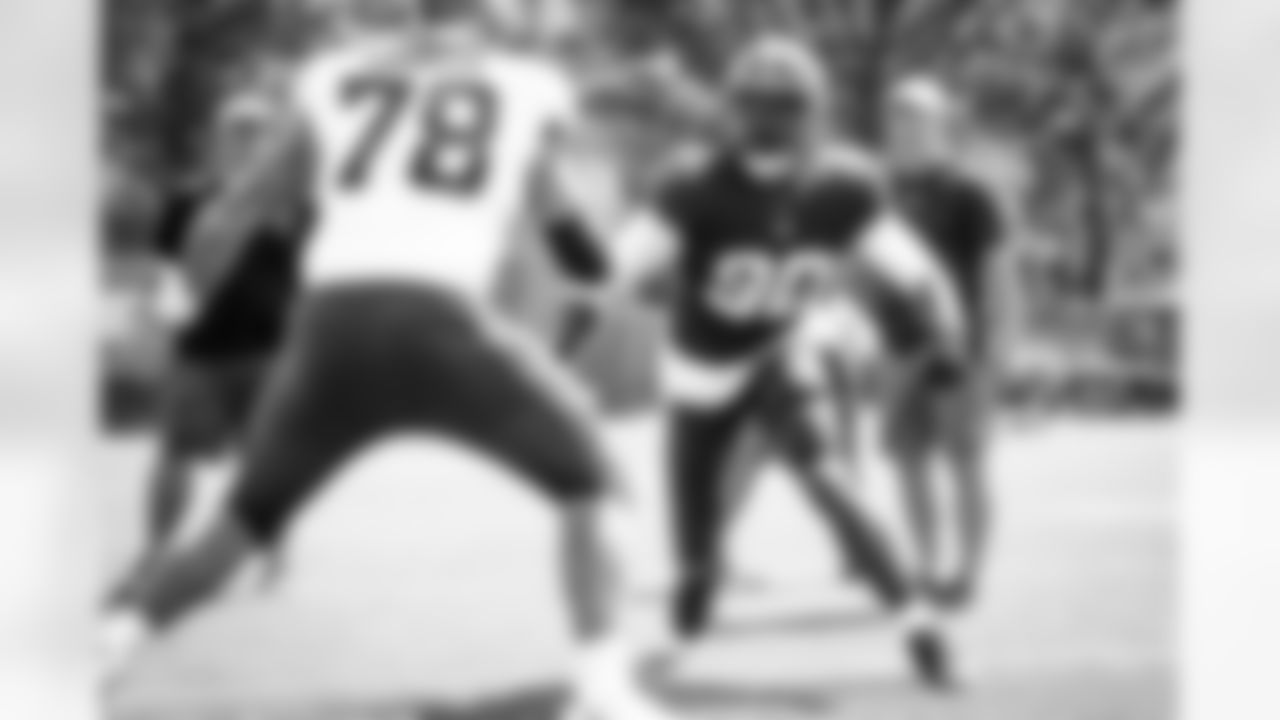 Defensive end Jadeveon Clowney (90) during the sixth day of training camp on August 3, 2021.