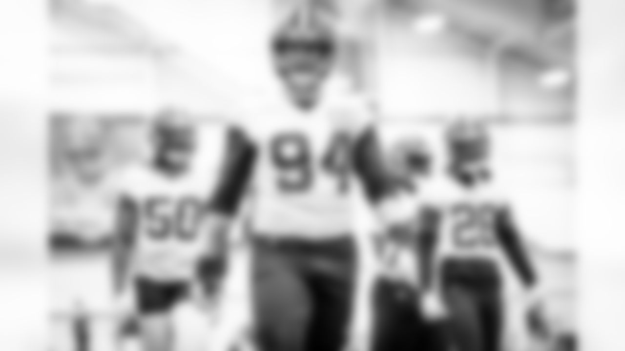 Defensive end Porter Gustin (94) during practice on January 6, 2022.