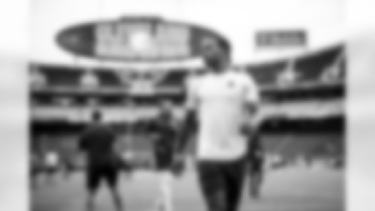 Quarterback Dorian Thompson-Robinson (17) before a preseason NFL football game between the Cleveland Browns and Kansas City Chiefs on August 26, 2023 at GEHA Field at Arrowhead Stadium. The Browns lost 32-33.