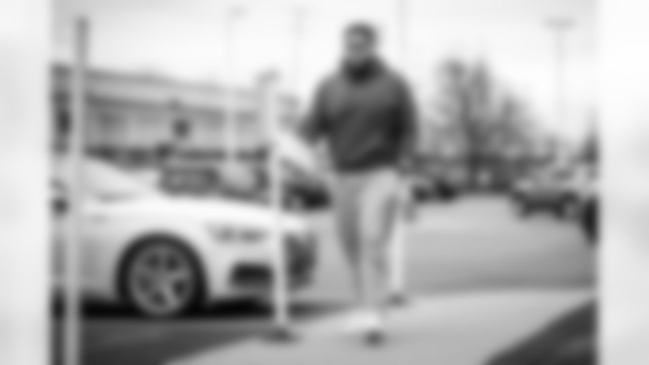 Offensive tackle Jedrick Wills Jr. (71) arrives for the start of offseason workouts at CrossCountry Mortgage Campus on April 17, 2023.
