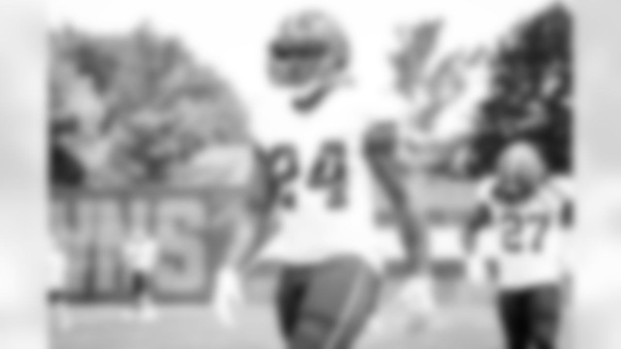 Running back Nick Chubb (24) during the first day of joint practices with the New York Giants on August 19, 2021.