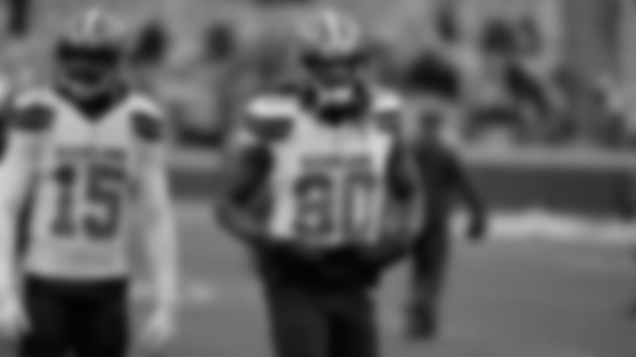 Cleveland Browns wide receiver Dwayne Bowe (80), a former Chiefs player, walks the field with wide receiver Marlon Moore