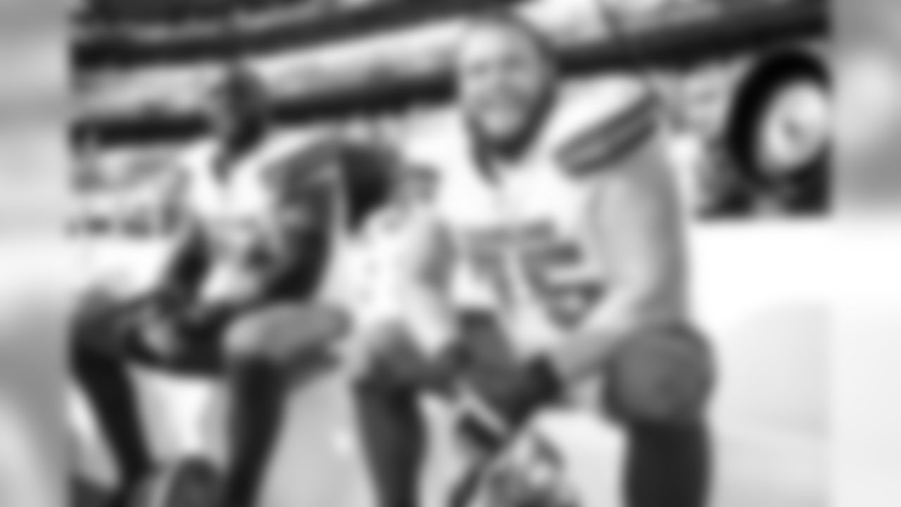 Offensive Guard Joel Bitonio
