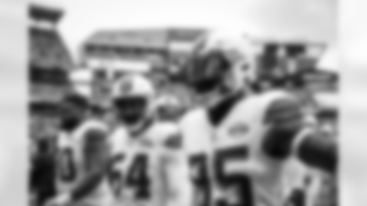 Tight end David Njoku (85) before a NFL football game between the San Francisco 49ers and Cleveland Browns on October 15, 2023 at Cleveland Browns Stadium.