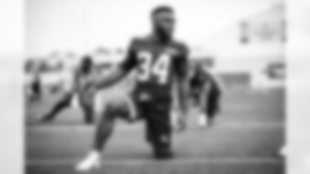 Running back Jerome Ford (34) during the first day of rookie and quarterback workouts at CrossCountry Mortgage Campus on July 23, 2022.