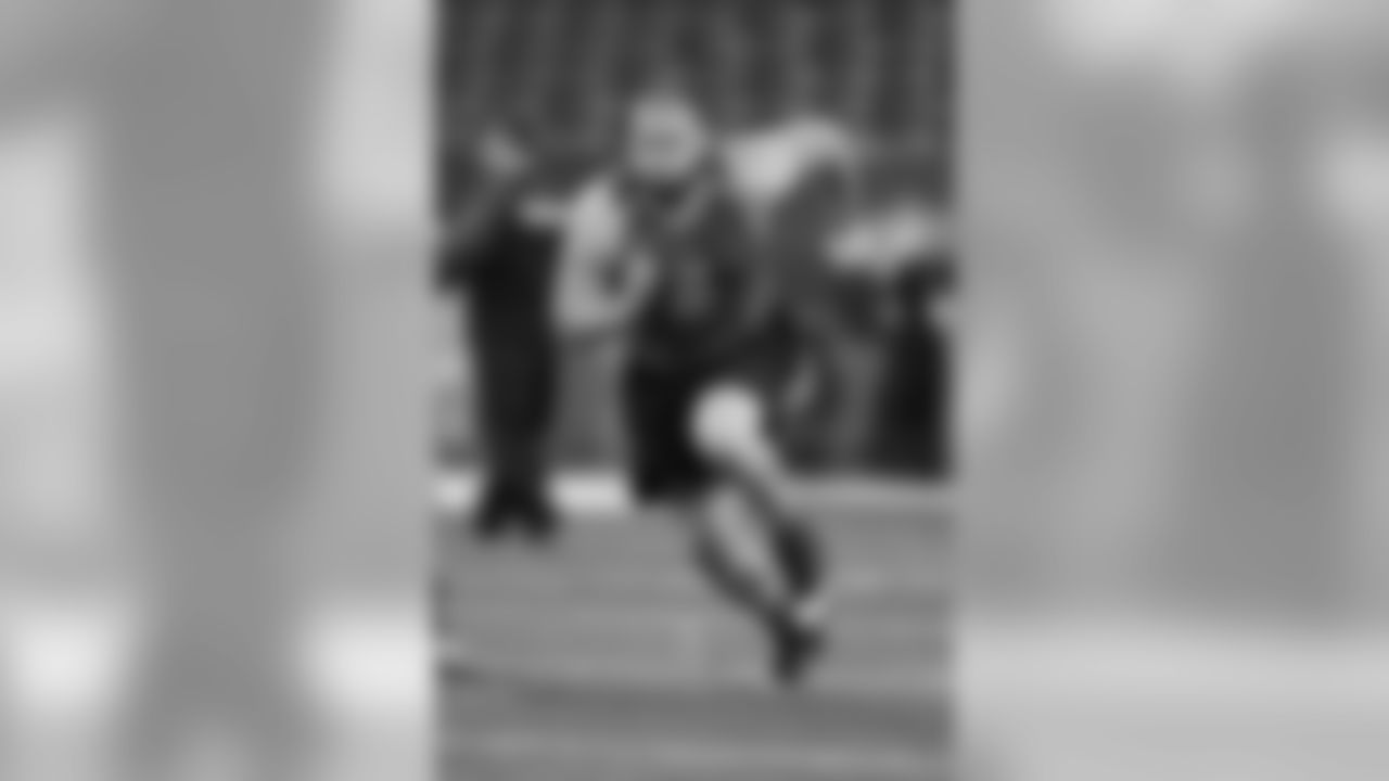 OL Joel Bitonio