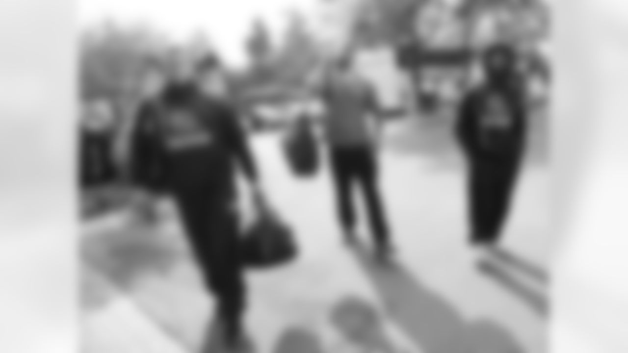Team Arrival To Detroit