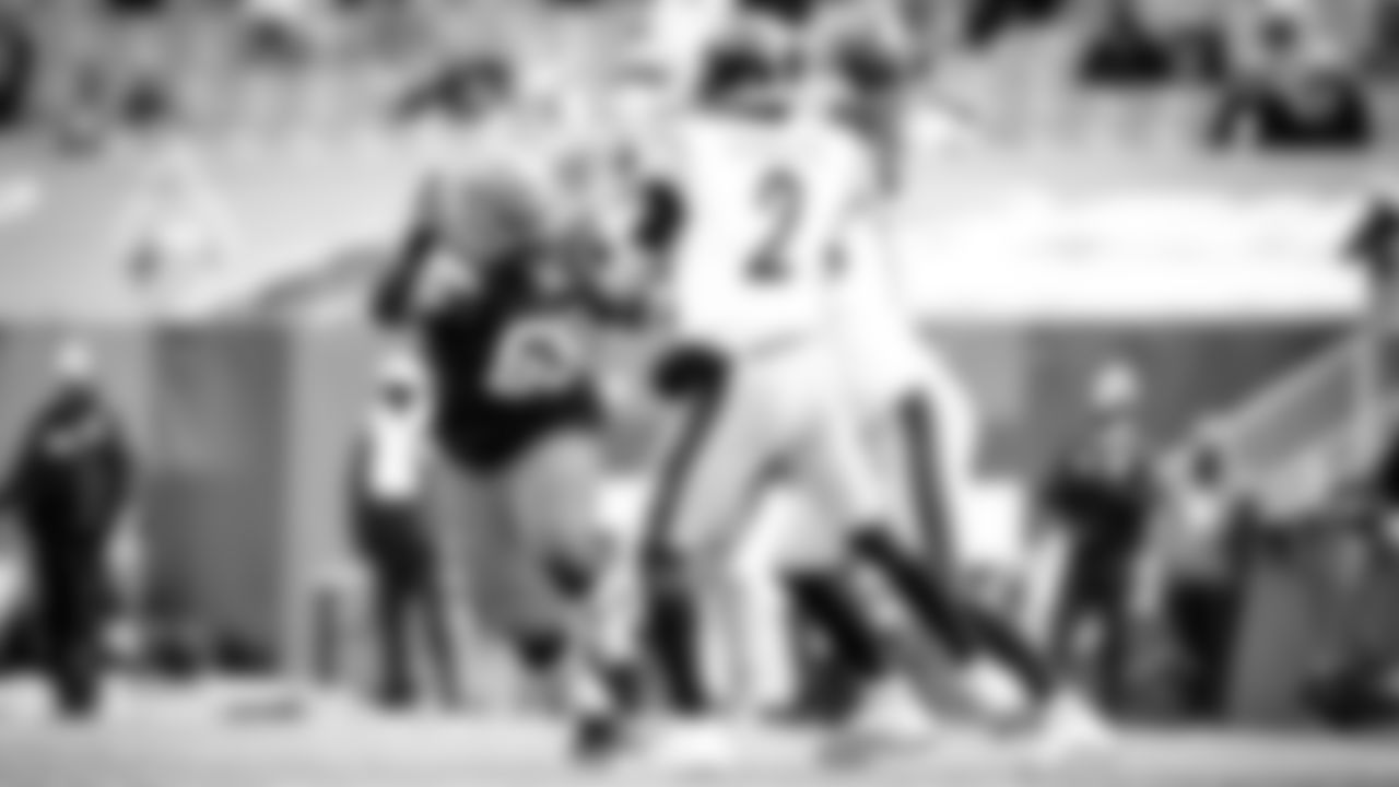 The Cleveland Browns play the Pittsburgh Steelers at FirstEnergy Stadium in Week 17.
