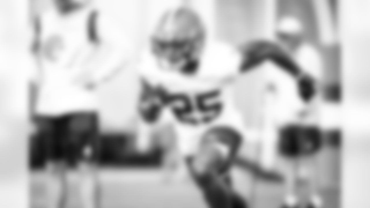Running back Demetric Felton (25) during practice on October 6, 2021.