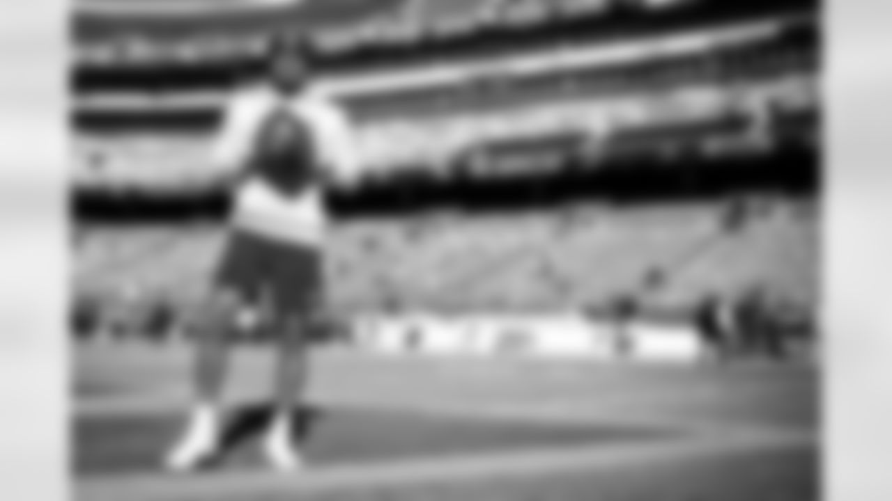 Quarterback Deshaun Watson (4) before a NFL football game between the Cleveland Browns and Washington Commanders on January 1, 2023 at FedEx Field. The Browns won 24-10.