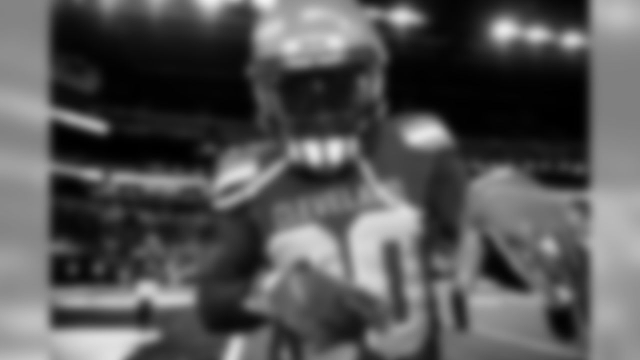 Wide receiver Jarvis Landry (80) warms up before the Browns vs. Colts preseason game.