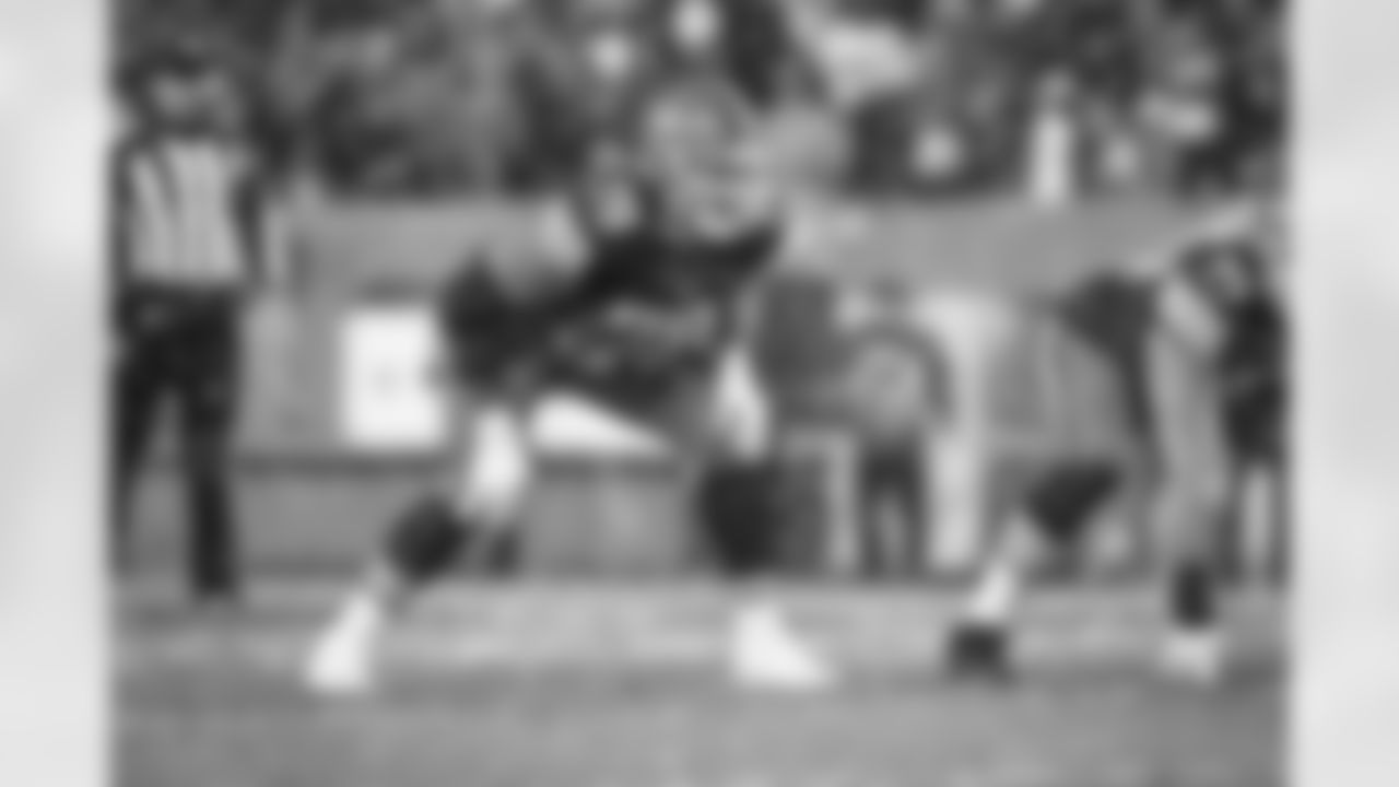 Offensive tackle Jack Conklin (78) during a NFL football game between the Baltimore Ravens and Cleveland Browns on December 17, 2022 at FirstEnergy Stadium.