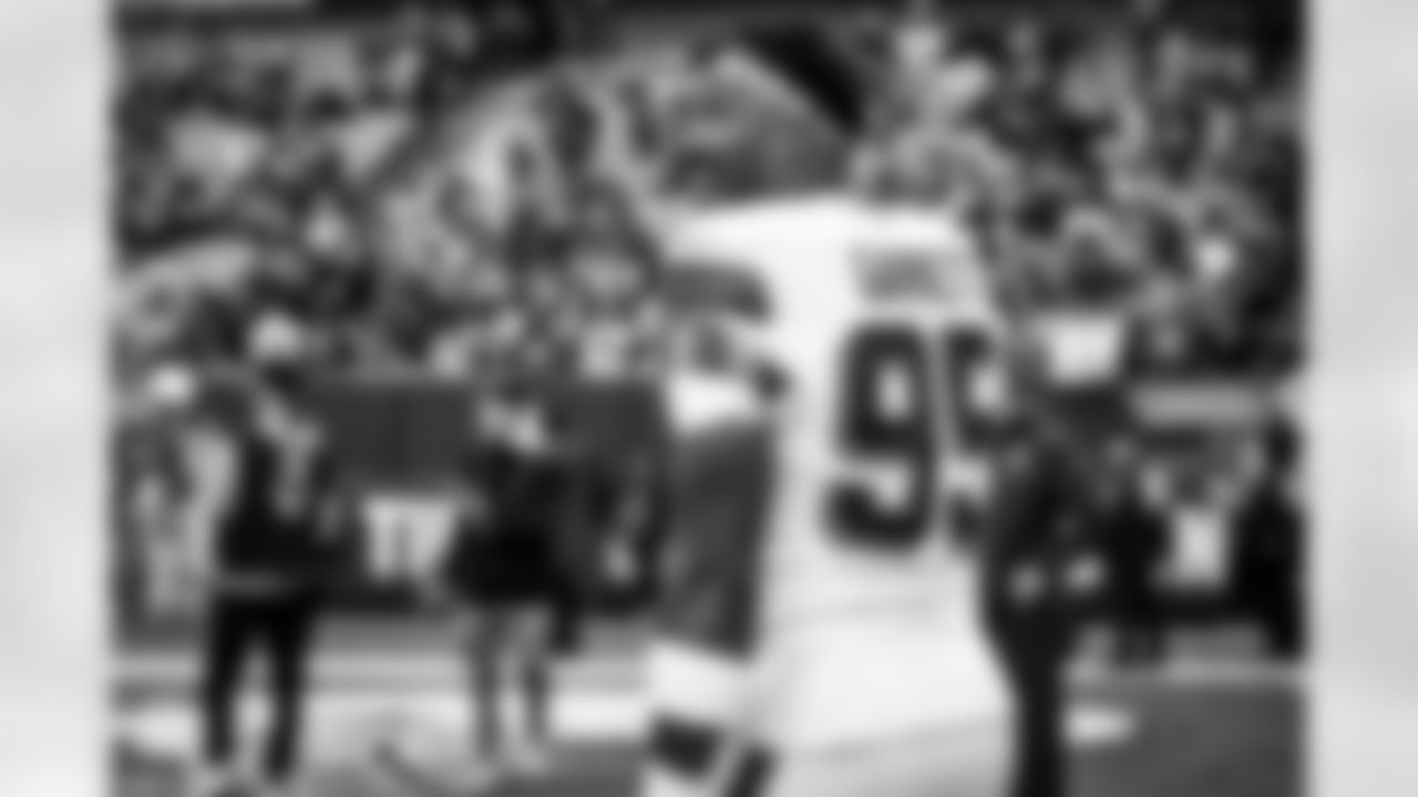 Defensive end Myles Garrett (95) before a NFL football game between the San Francisco 49ers and Cleveland Browns on October 15, 2023 at Cleveland Browns Stadium.