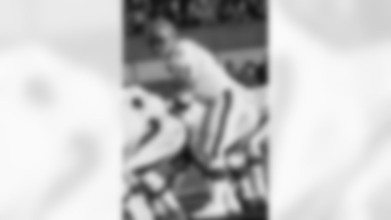 Bill Nelsen (1968-72) - 9,725