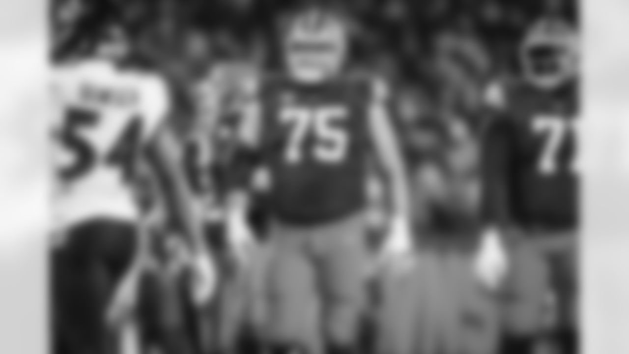 Offensive guard Joel Bitonio (75) during a NFL football game between the Baltimore Ravens and Cleveland Browns on December 17, 2022 at FirstEnergy Stadium.