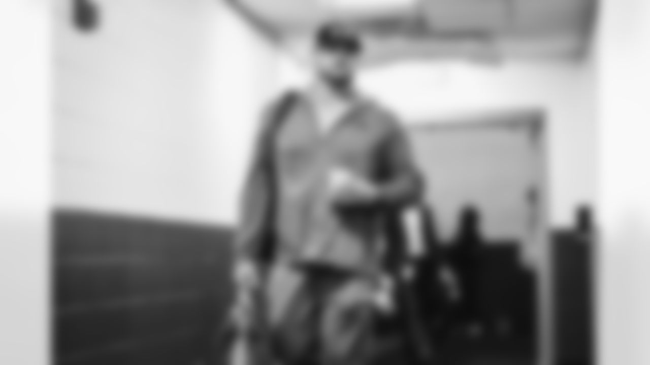 Offensive guard Wyatt Teller (77) arrives at the stadium before a NFL football game between the Cleveland Browns and Washington Commanders on January 1, 2023 at FedEx Field.
