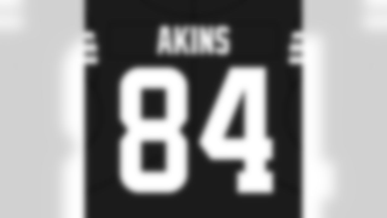 Tight end Jordan Akins (84)