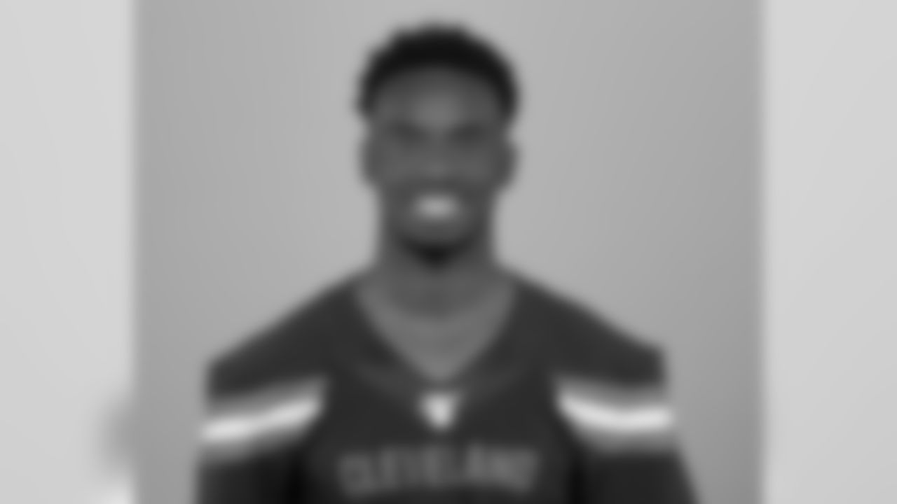 Cornerback Jhavonte Dean (36)