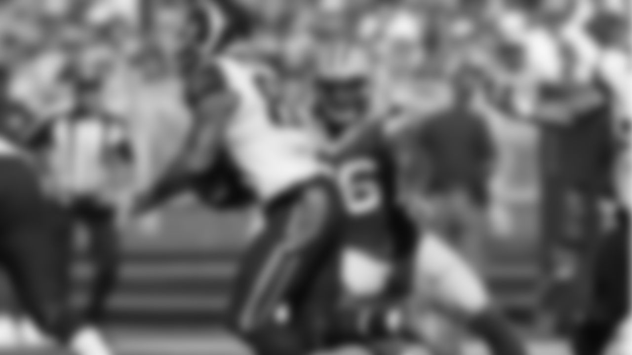 TE Nick Vannett