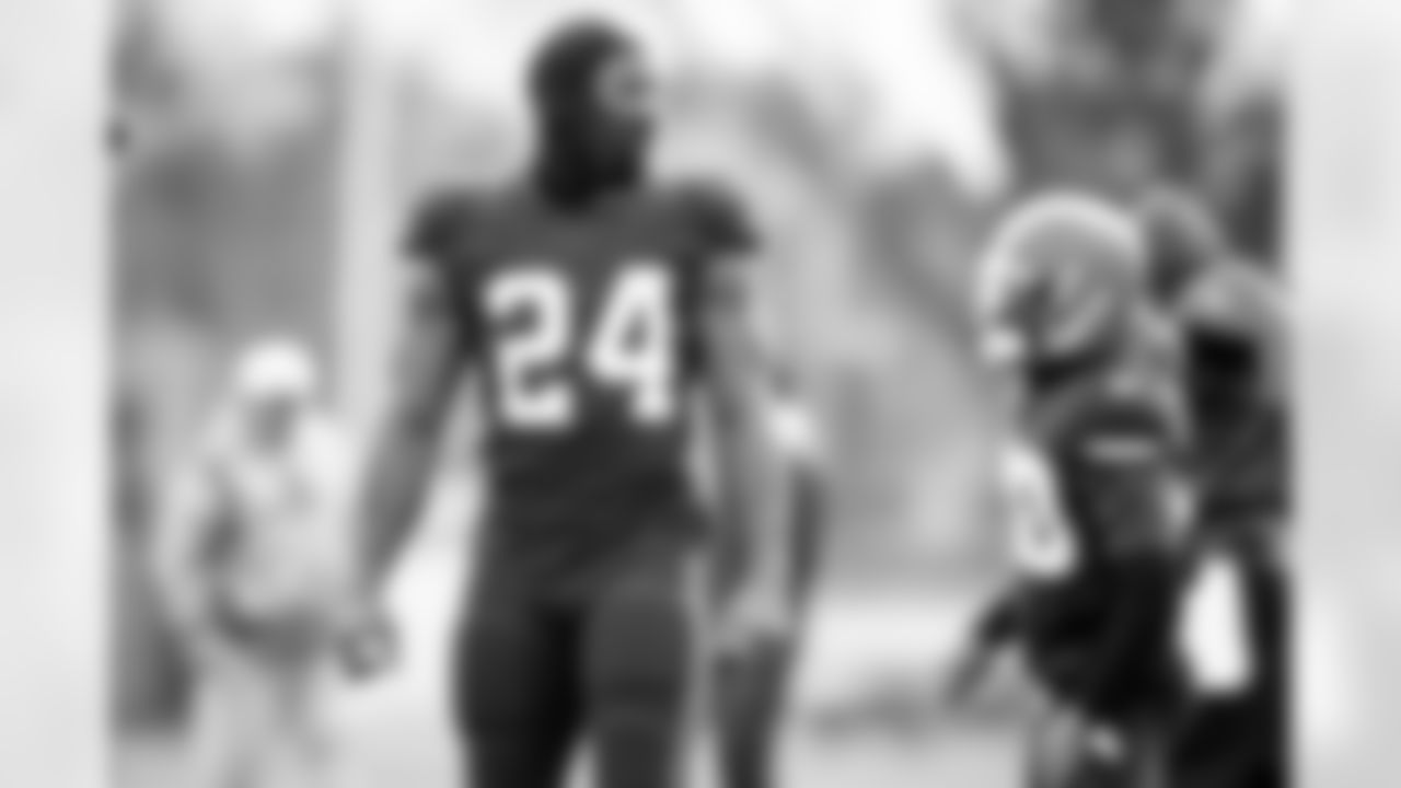 Running back Nick Chubb (24) during practice on December 8, 2021.