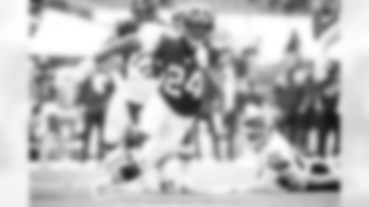 Running Back Nick Chubb (24) during a NFL football game between the Washington Football Team and Cleveland Browns on September 27, 2020 at FirstEnergy Stadium. The Browns won 34-20.