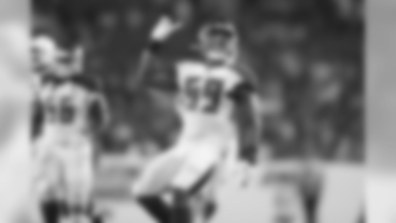 ILB Devante Bond, No. 59